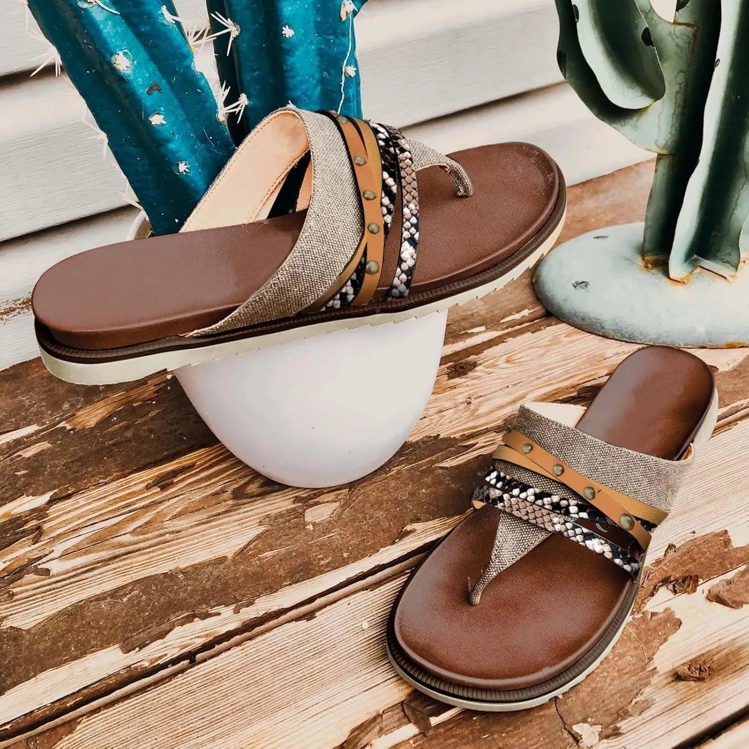 2025 New Women's Summer Sandals Casual Snake Pattern Color Matching Flip-Flops Leather Braided Strap Beach