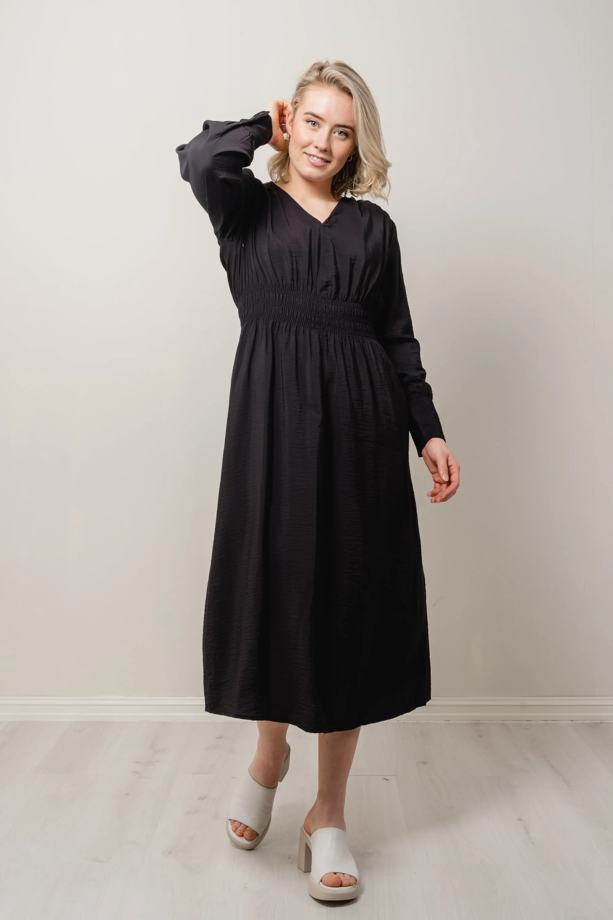 Karrie Ladonna Dress - Black
