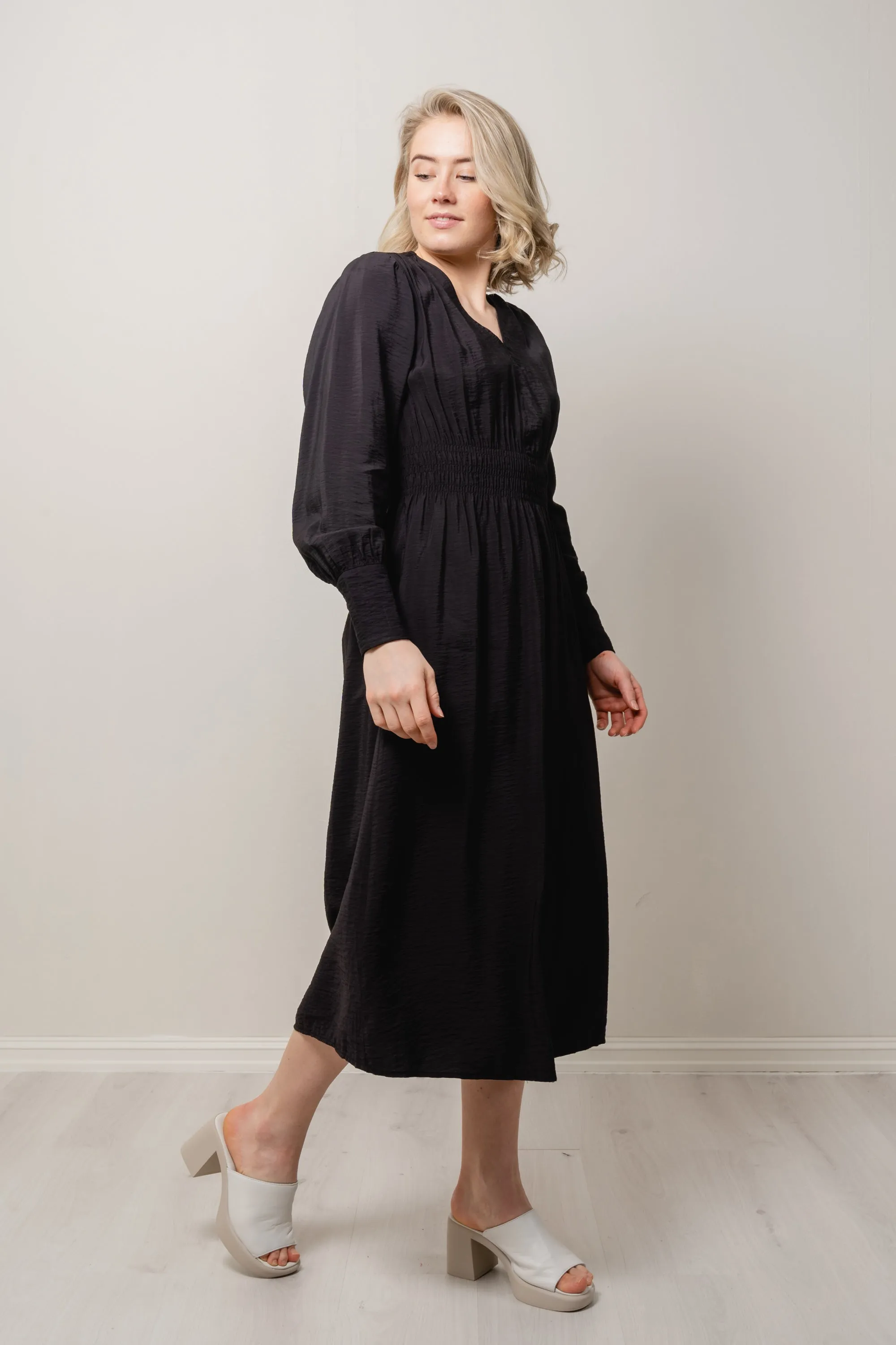 Karrie Ladonna Dress - Black